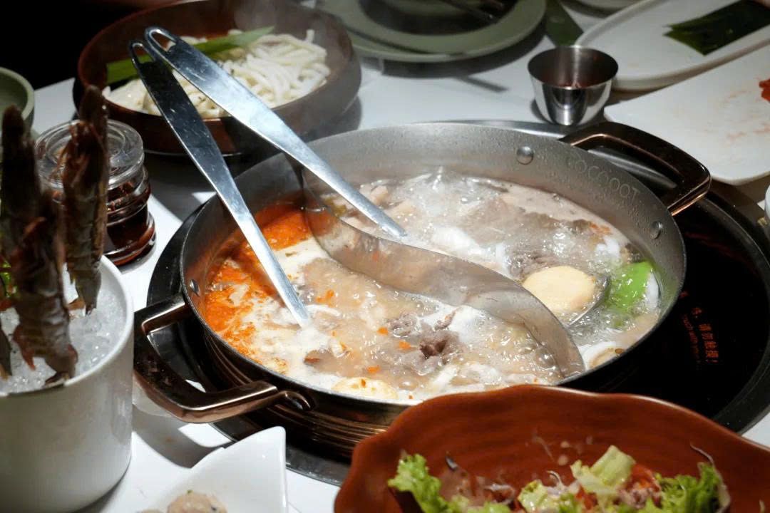 Phụ Bếp